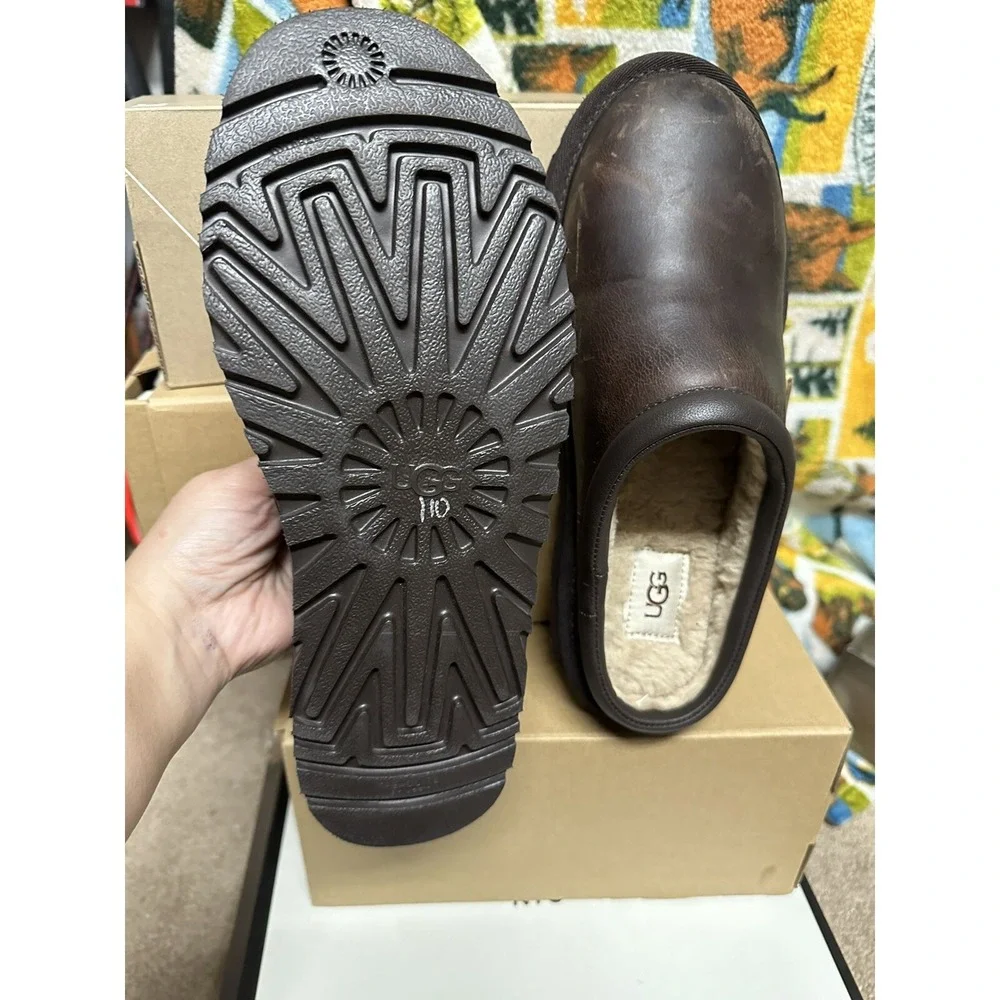 Ugg Slip On Leather Size 8 Men